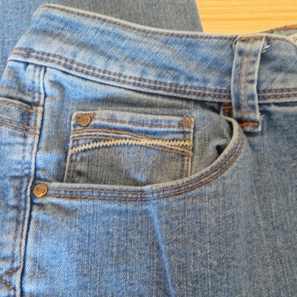 LEE - Perfect Fit Women's Jeans (Just Below Waist), Size 10 Medium, Pre-Owned - Picture 11 of 13